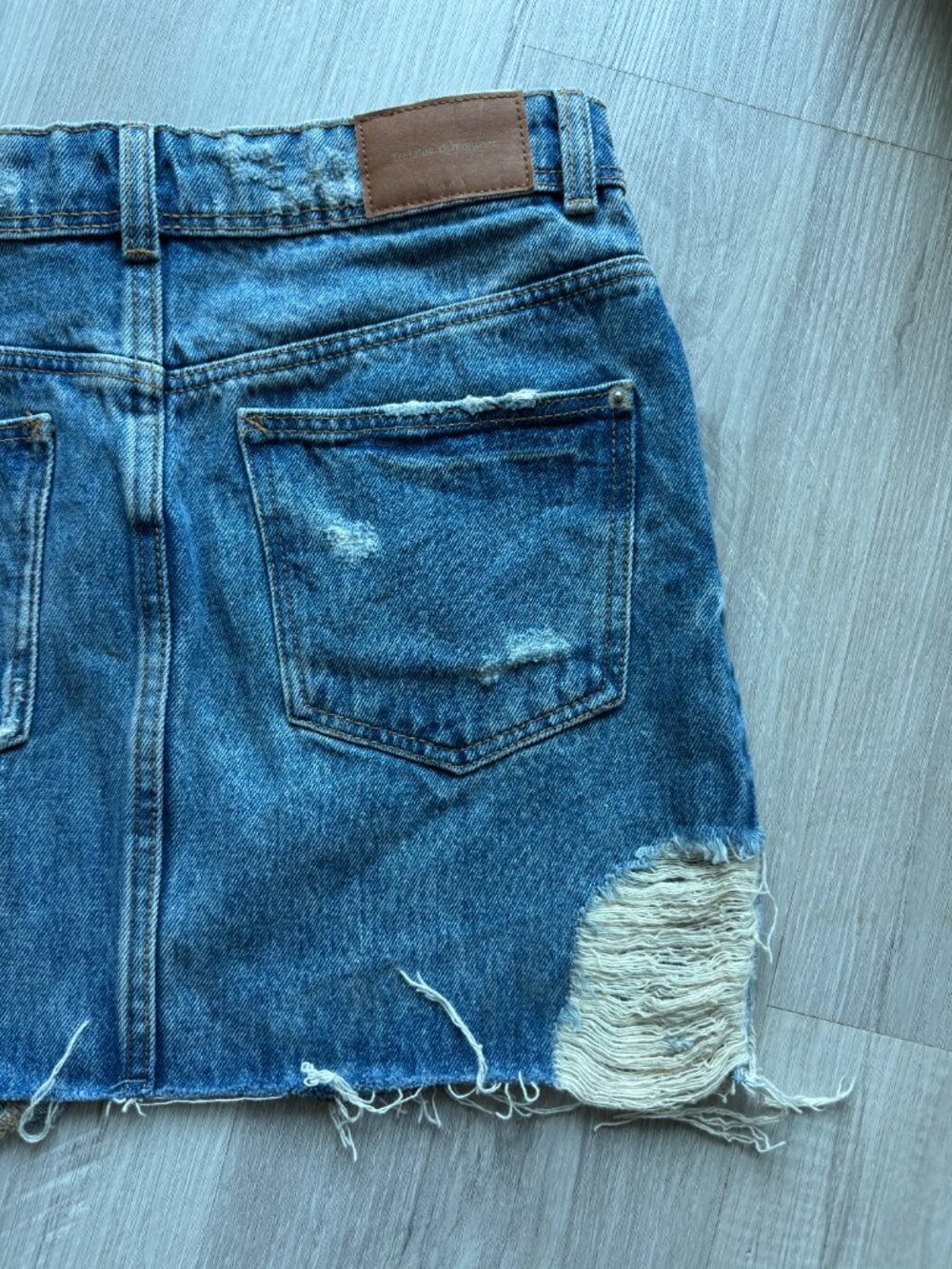 Zara distressed denim mini skirt – size XS - Picture 7 of 16